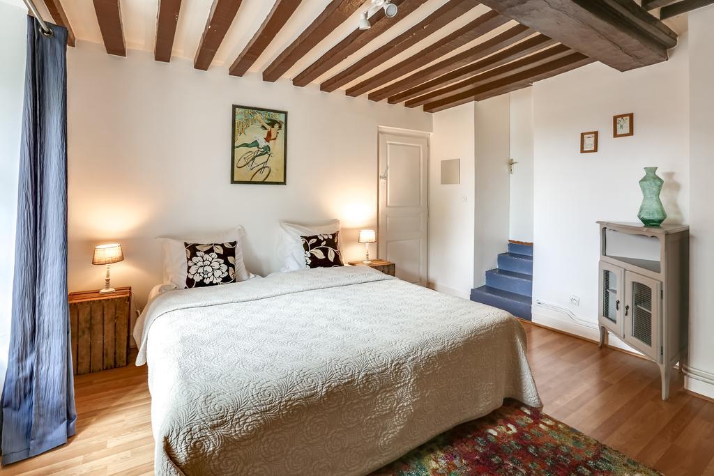 Chateau Turgot Gites Bons-Tassily Εξωτερικό φωτογραφία